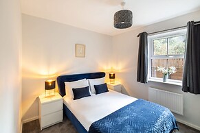 Host Stay Shipwright Lodge