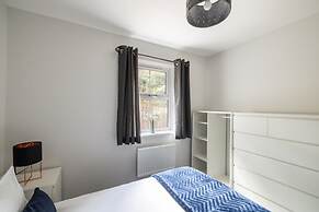 Host Stay Shipwright Lodge