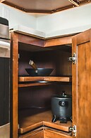 Comfortable Pasadena Retreat With Good Location
