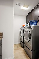 Comfortable Pasadena Retreat With Good Location