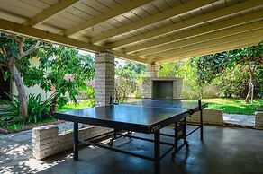 Comfortable Pasadena Retreat With Good Location