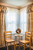 Comfortable Pasadena Retreat With Good Location