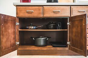 Comfortable Pasadena Retreat With Good Location