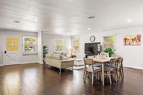 Comfortable Pasadena Retreat With Good Location