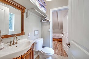 Fire Pit & Grill: Spacious 'forest Lakes Chalet'