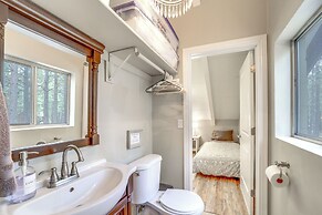 Fire Pit & Grill: Spacious 'forest Lakes Chalet'