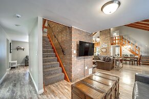 Fire Pit & Grill: Spacious 'forest Lakes Chalet'