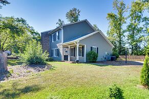 Seneca Escape w/ Screened Patio: Near Lakes!