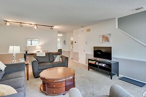 Seneca Escape w/ Screened Patio: Near Lakes!