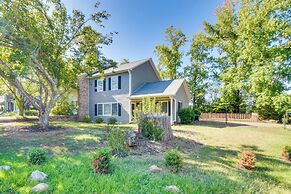 Seneca Escape w/ Screened Patio: Near Lakes!