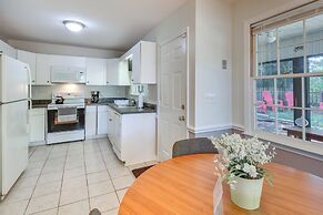 Seneca Escape w/ Screened Patio: Near Lakes!