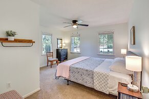 Seneca Escape w/ Screened Patio: Near Lakes!