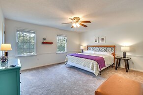 Seneca Escape w/ Screened Patio: Near Lakes!