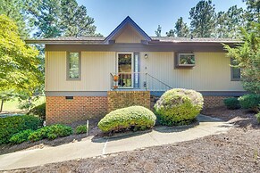 Pinehurst Home: Fire Pit, BBQ + Golf Course View!