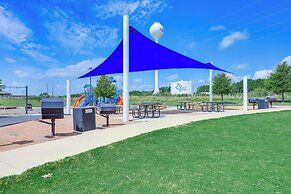 Large Fenced Yard: Family-friendly Kyle Home