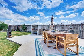 Large Fenced Yard: Family-friendly Kyle Home