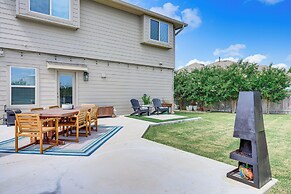 Large Fenced Yard: Family-friendly Kyle Home