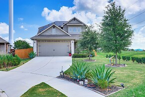 Large Fenced Yard: Family-friendly Kyle Home