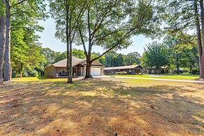 Spacious Heber Springs Home - Easy Marina Access!