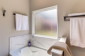 Spacious Heber Springs Home - Easy Marina Access!