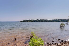 Spacious Heber Springs Home - Easy Marina Access!