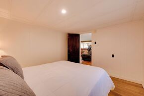 Hillsgrove Cabin w/ Private Hot Tub!