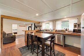 Hillsgrove Cabin w/ Private Hot Tub!