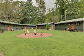 Pet-friendly Cabin w/ Grill in Hillsgrove