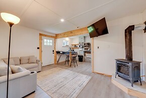 Pet-friendly Cabin w/ Grill in Hillsgrove