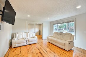 Milwaukie Home w/ Outdoor Dining Space