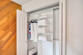 Milwaukie Home w/ Outdoor Dining Space