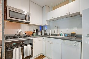 ~ 4 Mi to Downtown: Historic Austin Apartment