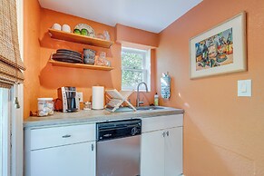 4 Mi to Dtwn: Pet-friendly Austin Studio