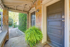 4 Mi to Dtwn: Pet-friendly Austin Studio