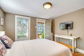 4 Mi to Dtwn: Pet-friendly Austin Studio
