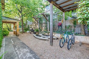 4 Mi to Dtwn: Pet-friendly Austin Studio