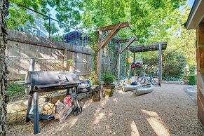 4 Mi to Dtwn: Pet-friendly Austin Studio