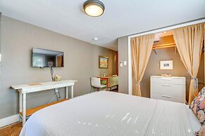 4 Mi to Dtwn: Pet-friendly Austin Studio