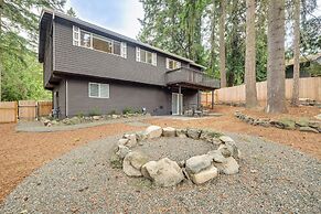 Bremerton Home w/ Fire Pit Near Parks & Museums