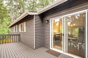 Bremerton Home w/ Fire Pit Near Parks & Museums