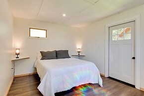 Hillsgrove Creekside Cabin: Close to Hiking