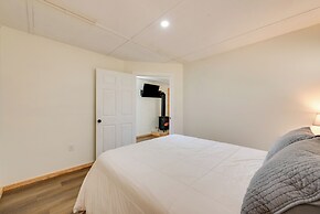 Hillsgrove Creekside Cabin: Close to Hiking