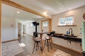 Hillsgrove Creekside Cabin: Close to Hiking