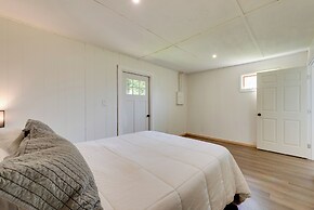 Hillsgrove Creekside Cabin: Close to Hiking