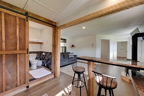 Hillsgrove Creekside Cabin: Close to Hiking