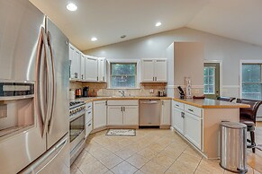 Cabin w/ Beach Access in Brant Lake: Dogs Welcome!