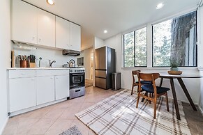 Mill Valley Treehouse Apt 1 Bedroom Apts by RedAwning