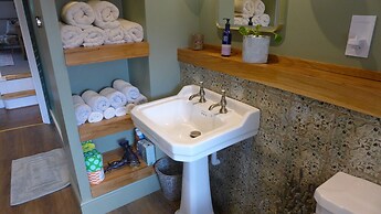 Royal Oak Retreat Near Lewes, Stunning Whole Flat