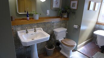 Royal Oak Retreat Near Lewes, Stunning Whole Flat