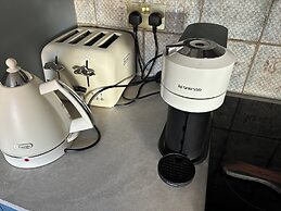 Royal Oak Retreat Near Lewes, Stunning Whole Flat